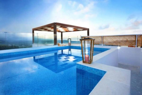 Villa Archontiki, with rooftop pool and stunning panoramic views!